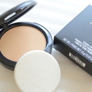 Mac Studio Fix Powder Plus Foundation NC25